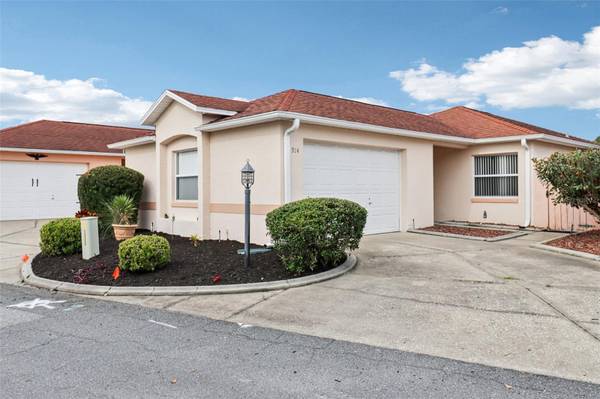 914 MENDOZA BLVD, Lady Lake, FL 32159