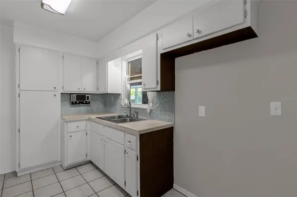 35505 CRESCENT DR, Fruitland Park, FL 34731