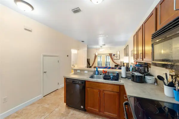 2915 SW 35TH PL #102, Gainesville, FL 32608