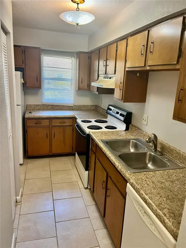 3430 NW 21ST DR #D-2, Gainesville, FL 32605