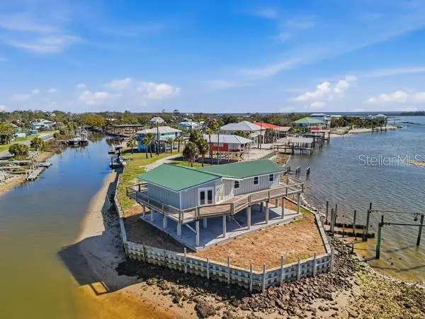 18 4TH ST, Horseshoe Beach, FL 32648