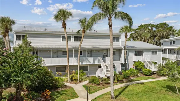 125 RIVER BEND PL #D, Welaka, FL 32193