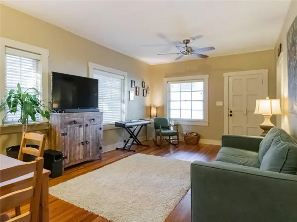 221/223 SE 9TH ST, Gainesville, FL 32601