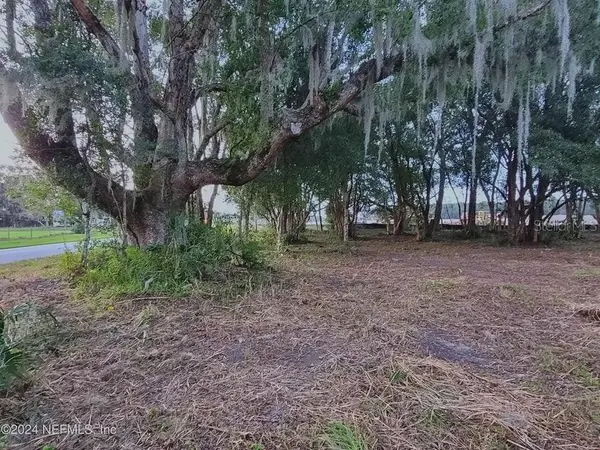 1250 HUNTINGTON RD, Crescent City, FL 32112