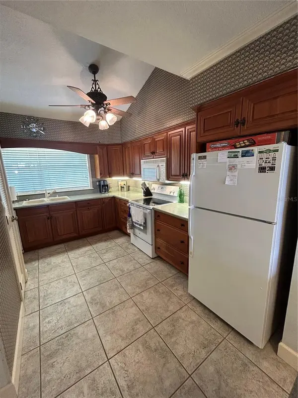 11001 SE SUNSET HARBOR RD #A04, Summerfield, FL 34491