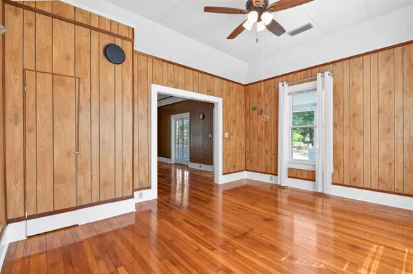 630 NE 6TH AVE, Gainesville, FL 32601