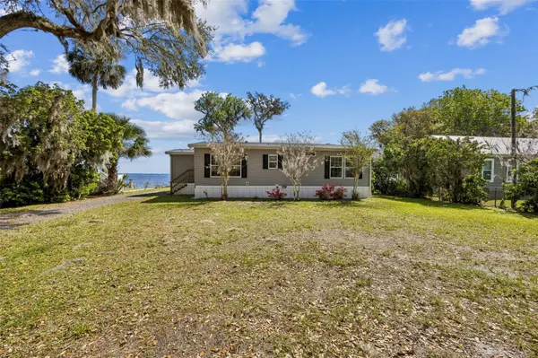 108 SANDRA LN, Crescent City, FL 32112