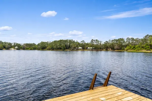 299 RILEY LAKE DR, Hawthorne, FL 32640