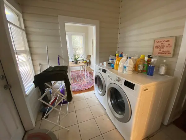 1102 NW 3RD AVE, Gainesville, FL 32601
