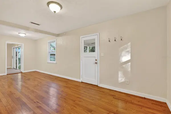 914 NE 6TH AVE, Gainesville, FL 32601