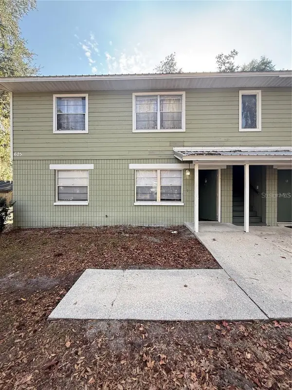 615 SW 11TH LN #D, Gainesville, FL 32601
