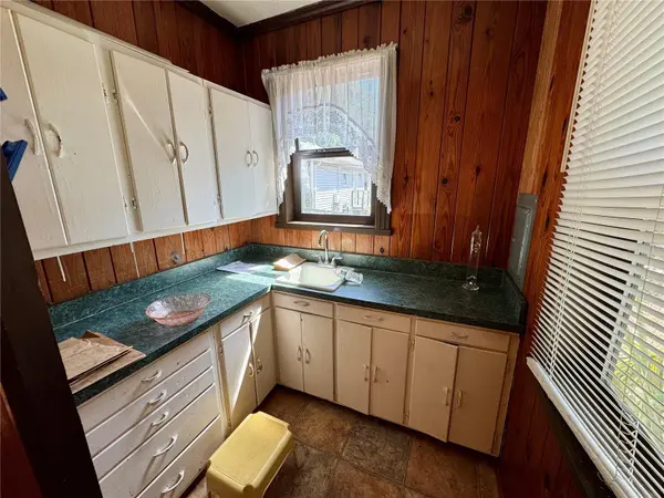 1215 NW 12TH AVE, Gainesville, FL 32601