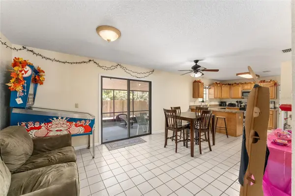 3025 W UNIVERSITY AVE, Gainesville, FL 32607