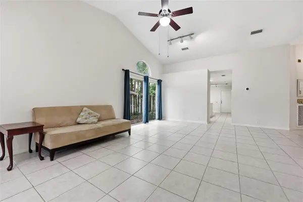 1736 NW 16TH PL, Gainesville, FL 32605