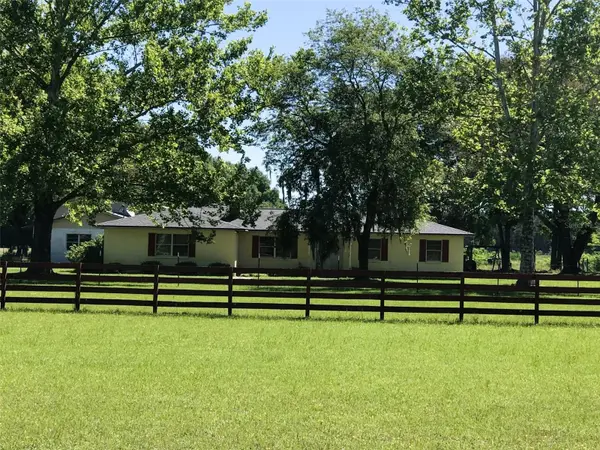 10 SW 50TH AVE, Bell, FL 32619