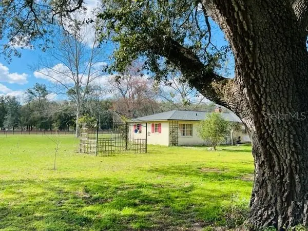 10 SW 50TH AVE, Bell, FL 32619