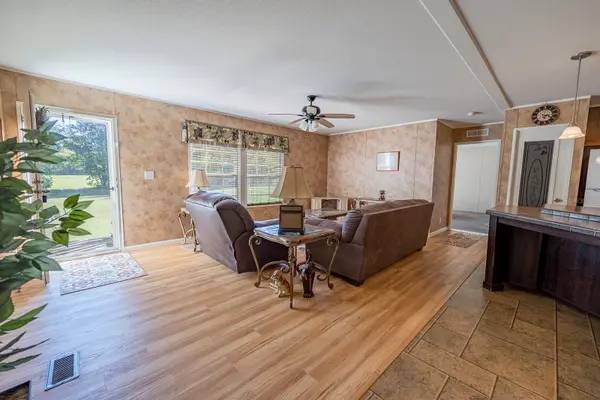 21800 SW 15TH AVE, Newberry, FL 32669