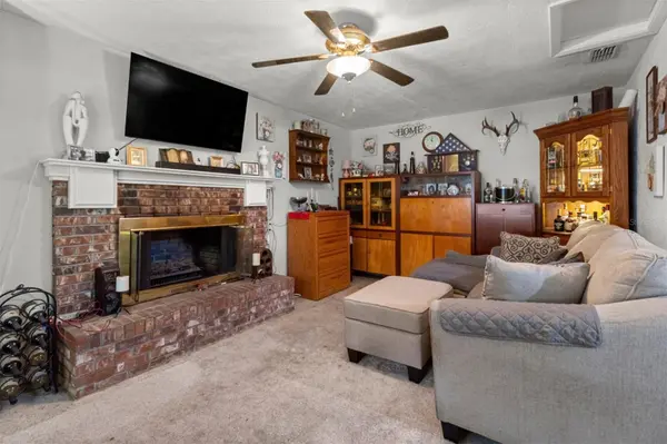 1529 NW 143RD ST, Gainesville, FL 32606