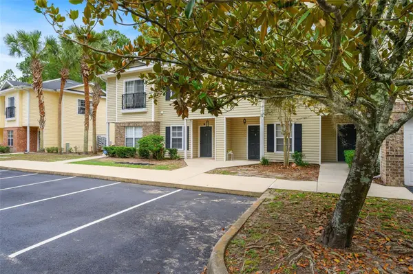 5065 NW 45TH RD #102, Gainesville, FL 32606