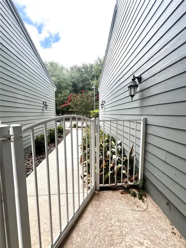 1762 NW 34TH ST #2, Gainesville, FL 32605