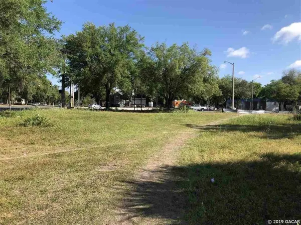 905 E UNIVERSITY AVE, Gainesville, FL 32601