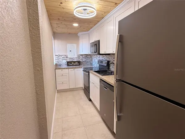 1605 CLUB CIR #1605, Lakeshore, FL 33854