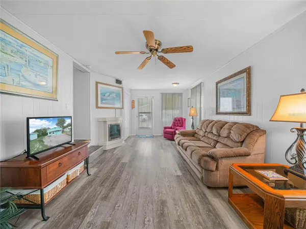 8 SILVER DOCTOR LN, Lake Wales, FL 33898