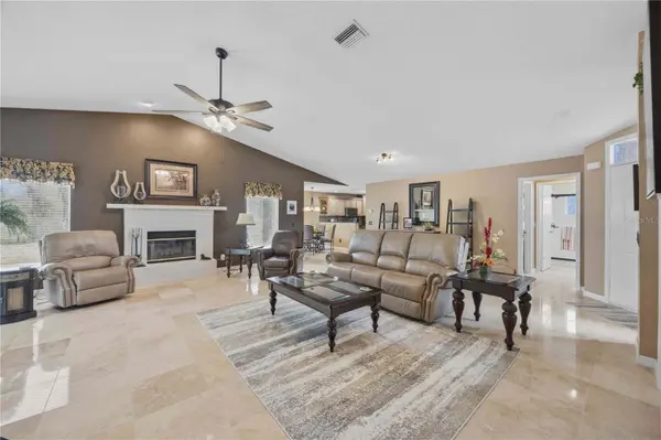 1082 TEQUESTA TRL, Lake Wales, FL 33898