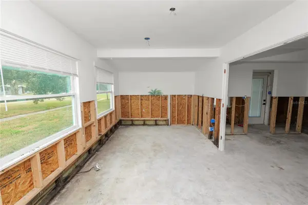 8100 OVERLOOK PL NE, St Petersburg, FL 33702