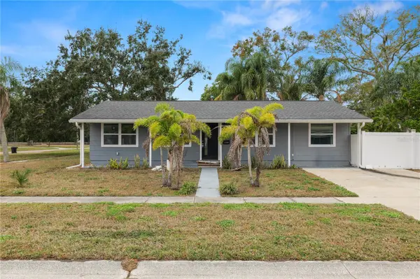 8100 OVERLOOK PL NE, St Petersburg, FL 33702