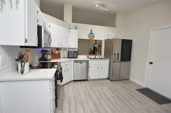 2022 HATTERAS PT, Lakeland, FL 33813