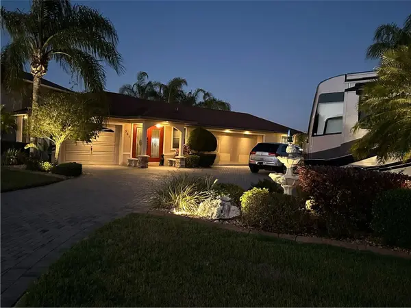 561 MEANDERING WAY, Polk City, FL 33868