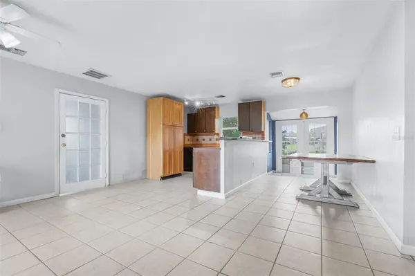 2584 EDMOND CIR, Auburndale, FL 33823