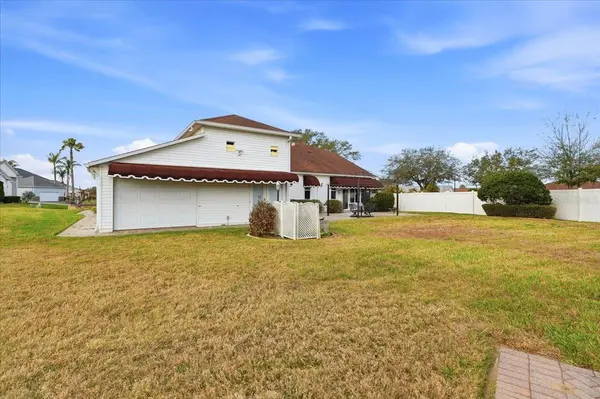 305 MOTORCOACH DR S, Polk City, FL 33868