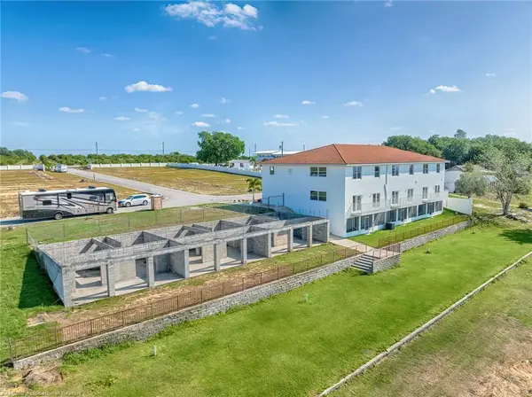 1900 OASIS BLVD, Sebring, FL 33870