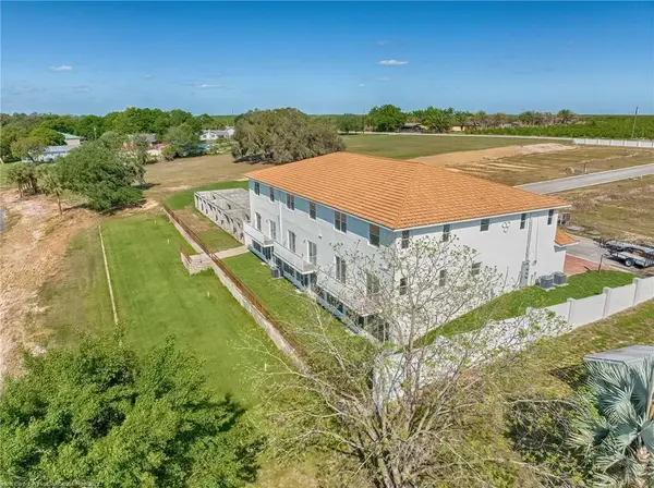 1900 OASIS BLVD, Sebring, FL 33870