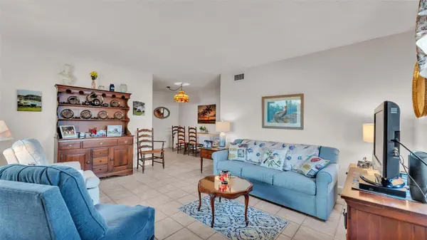 1600 W LAKE PARKER DR #B9, Lakeland, FL 33805