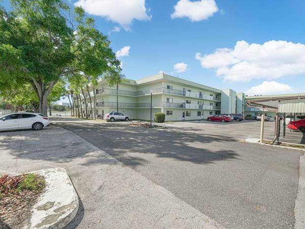 1130 N LAKE PARKER AVE #A201, Lakeland, FL 33805