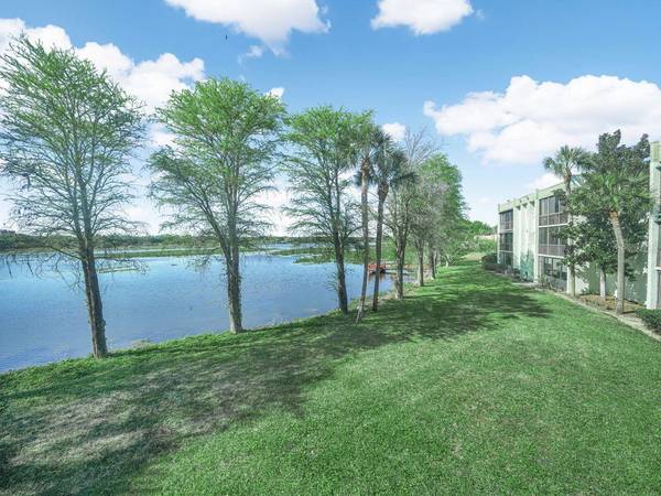 1130 N LAKE PARKER AVE #A201, Lakeland, FL 33805