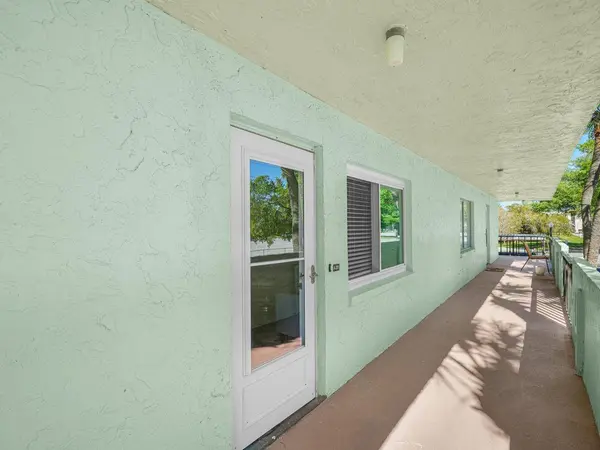 1130 N LAKE PARKER AVE #A201, Lakeland, FL 33805