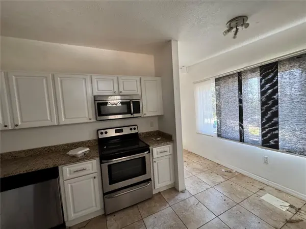 7921 LAKESHORE DR, Tampa, FL 33604
