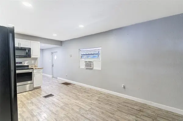 5807 BARRY LN, Tampa, FL 33634