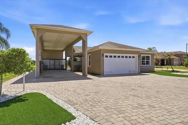 572 MEANDERING WAY, Polk City, FL 33868