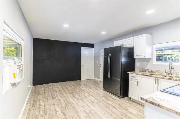 5807 BARRY LN, Tampa, FL 33634