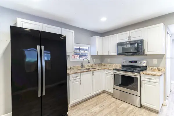 5807 BARRY LN, Tampa, FL 33634
