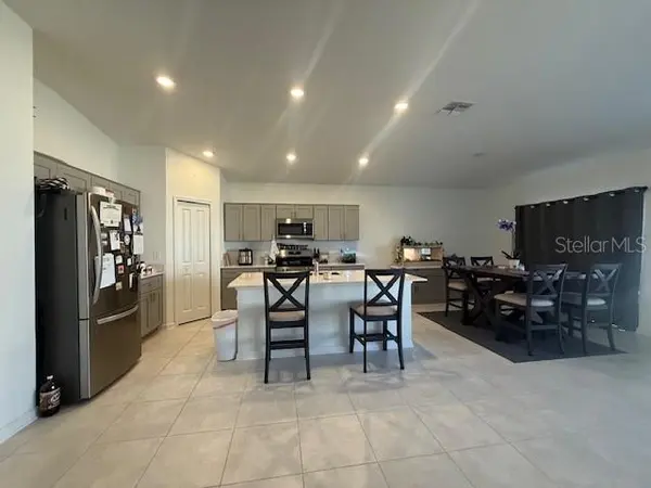 1224 DEEPWATER CIR, Eagle Lake, FL 33839