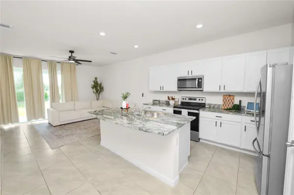 3830 SUNFLOWER FIELD PL, Plant City, FL 33565
