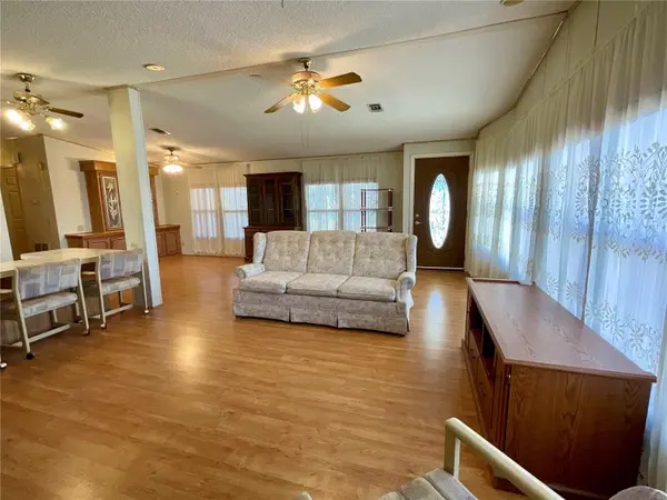 35935 TANDA CIR, Zephyrhills, FL 33541