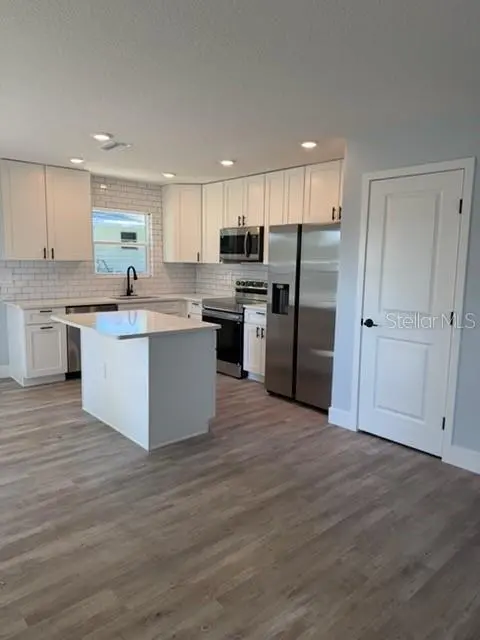 521 SKYLINE DR E, Lakeland, FL 33801