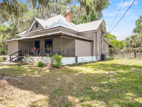 128 S OAK AVE, Fort Meade, FL 33841
